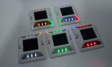 Tachas solares